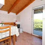 Apartment With A Parking Space Bilo, Primosten - 9467