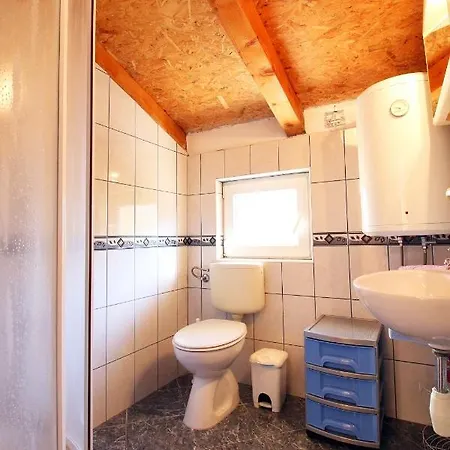 With A Parking Space Bilo, Primosten - 9467 *