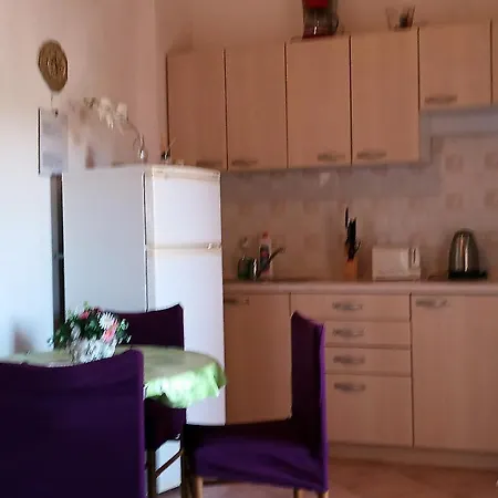 With A Parking Space Bilo, Primosten - 9467 アパート ザボリッチ